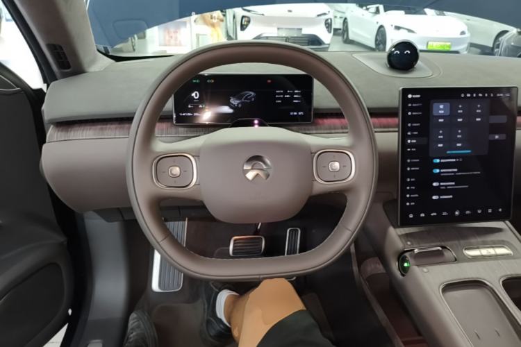 Used Nio ET7 2024 75 kWh Executive Signature Edition Steering Wheel