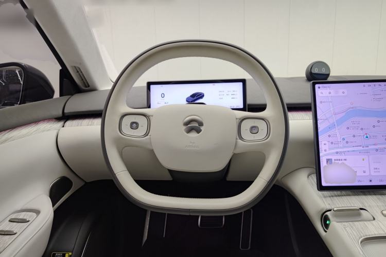 Used Nio ET7 2024 75 kWh Executive Signature Edition Steering Wheel