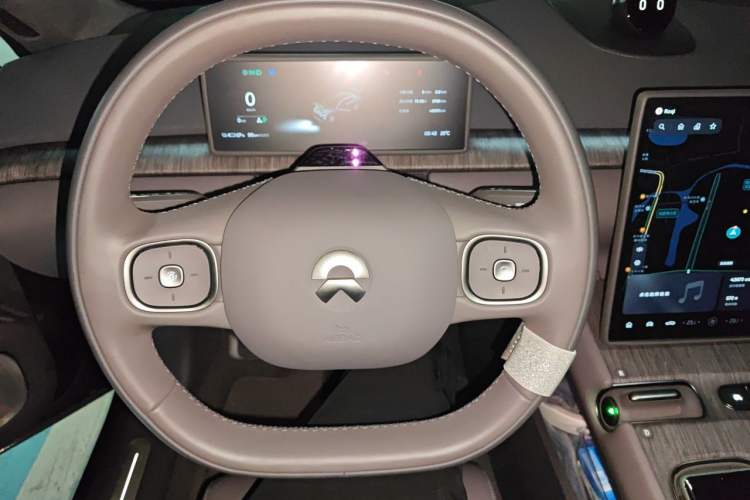 Used Nio ET7 2024 75 kWh Executive Signature Edition Steering Wheel