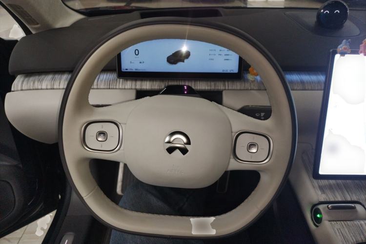 Used Nio ET7 2024 75 kWh Executive Signature Edition Steering Wheel