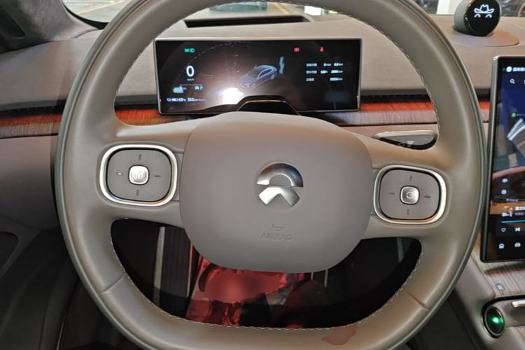 Used Nio ET7 2024 75 kWh Executive Edition Steering Wheel