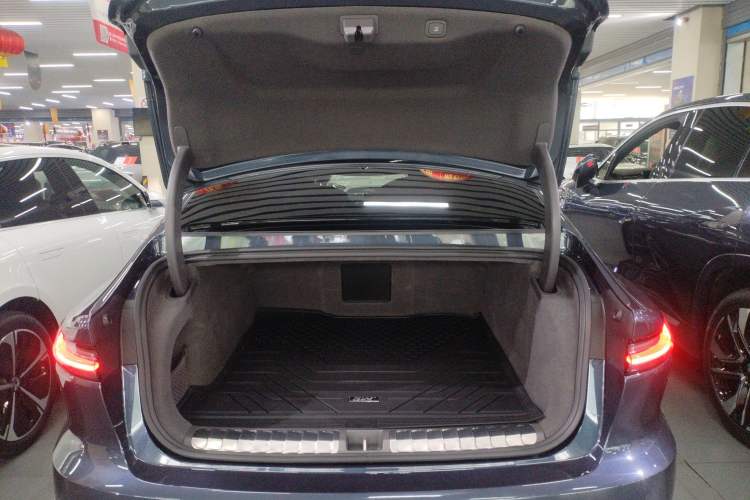 Used Nio ET7 2024 75 kWh Executive Signature Edition Trunk