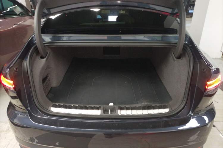 Used Nio ET7 2024 75 kWh Executive Signature Edition Trunk