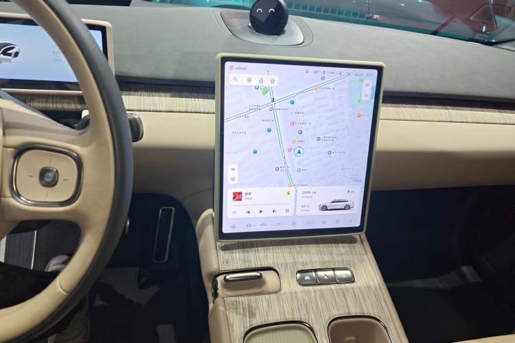 Used Nio ET7 2024 75 kWh Executive Edition Audio And AC Panel