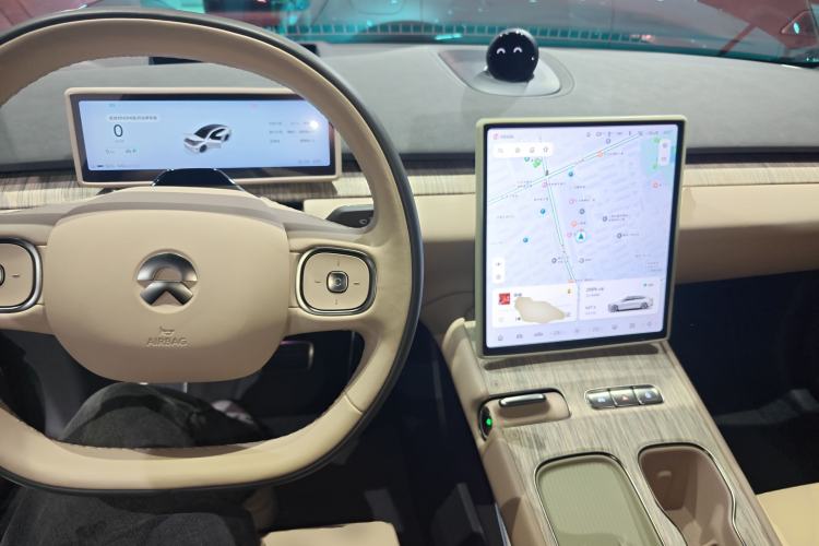 Used Nio ET7 2024 75 kWh Executive Edition Center Console