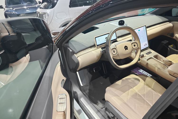 Used Nio ET7 2024 75 kWh Executive Edition Driver Seat