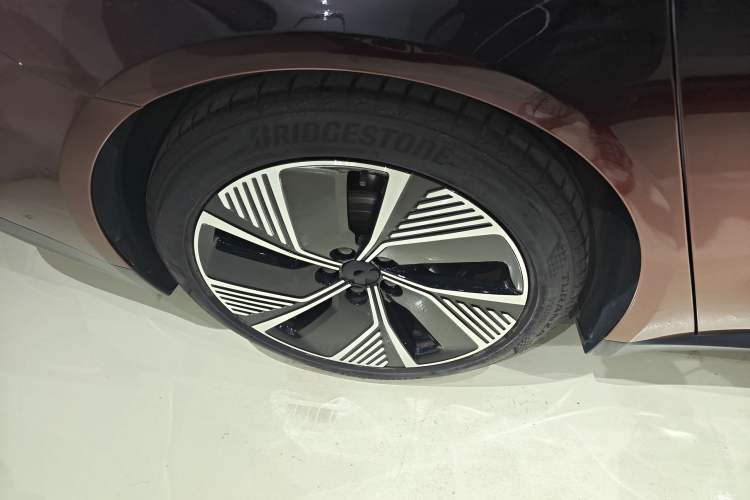Used Nio ET7 2024 75 kWh Executive Edition Exterior 5