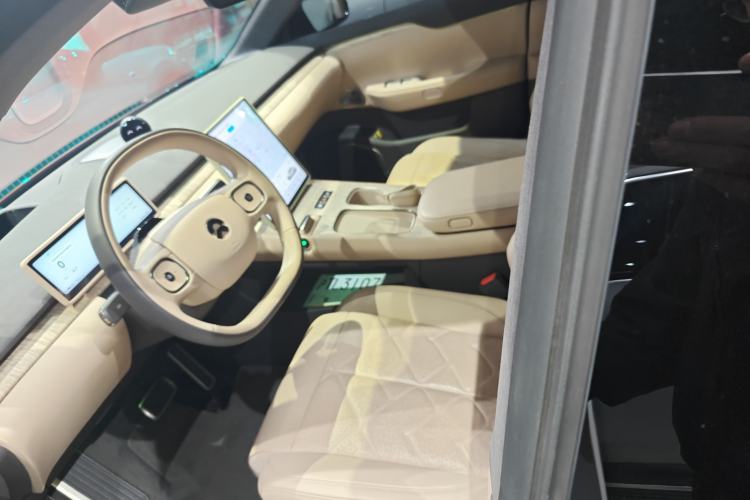 Used Nio ET7 2024 75 kWh Executive Edition Left Front Seat