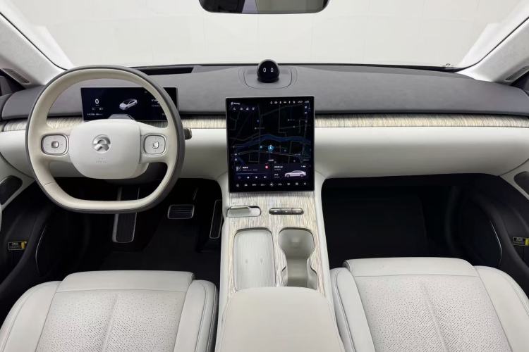 Used Nio ET7 2024 75 kWh Executive Edition Center Console