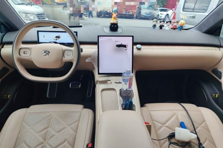 Used Nio ET7 2024 75 kWh Executive Edition Center Console