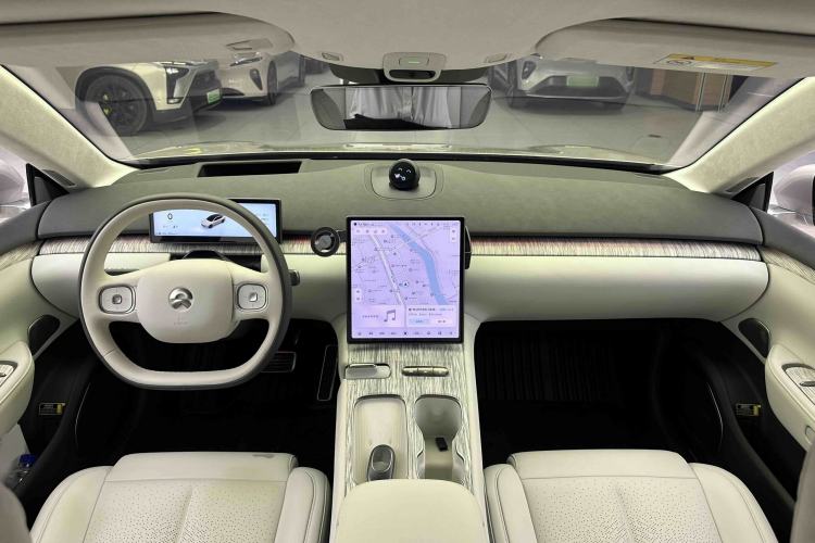 Used Nio ET7 2024 75 kWh Executive Edition Center Console