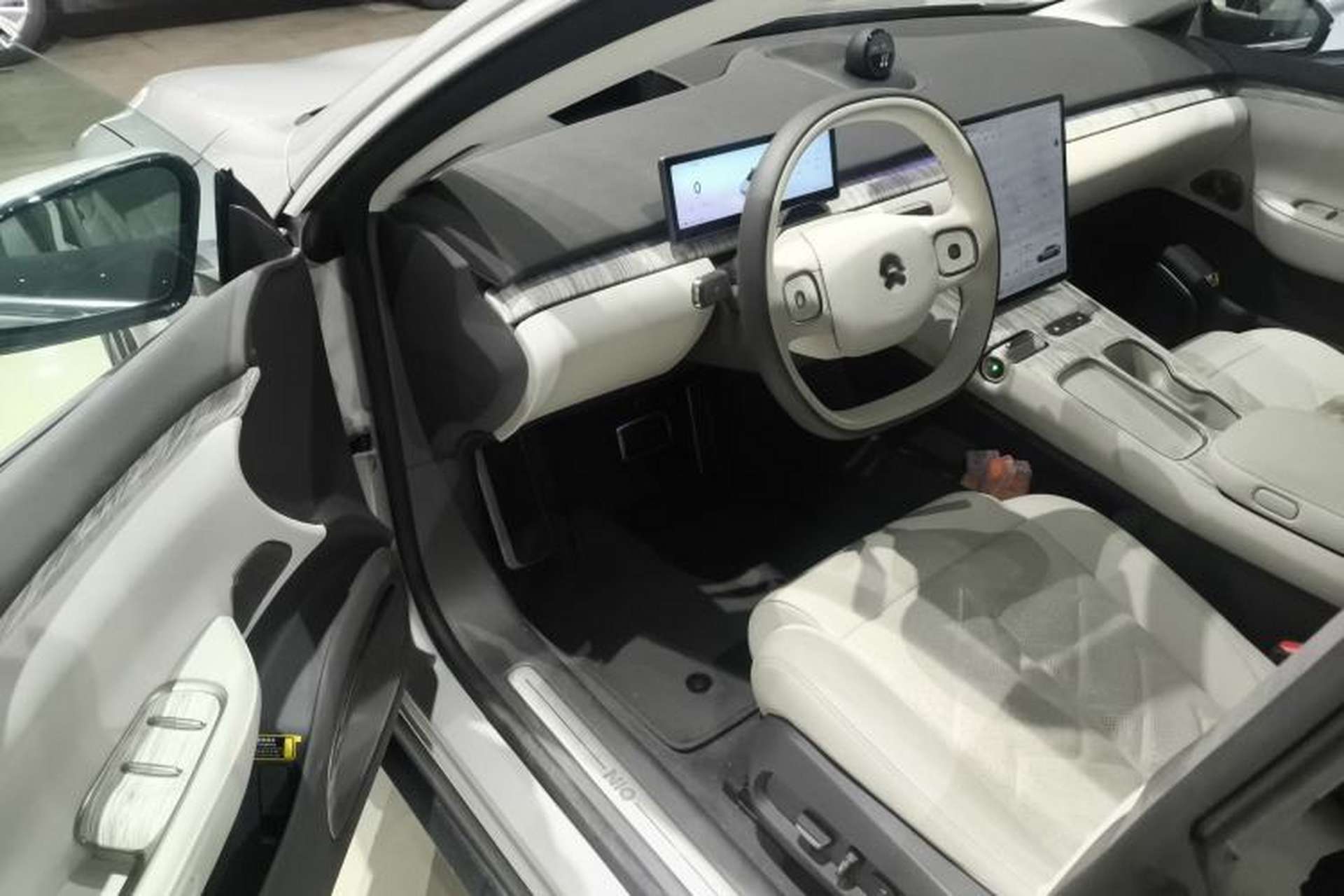 Used Nio ET7 2024 75 kWh Executive Signature Edition Driver Seat
