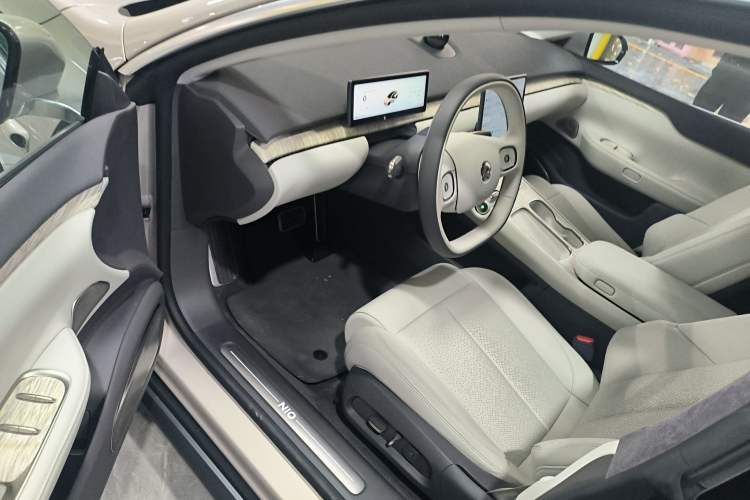 Used Nio ET7 2024 75 kWh Executive Edition Driver Seat