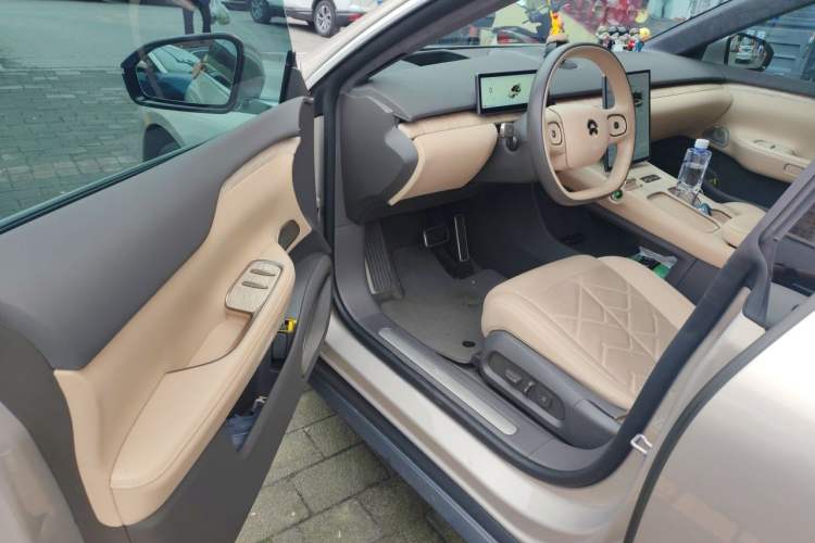 Used Nio ET7 2024 75 kWh Executive Edition Driver Seat