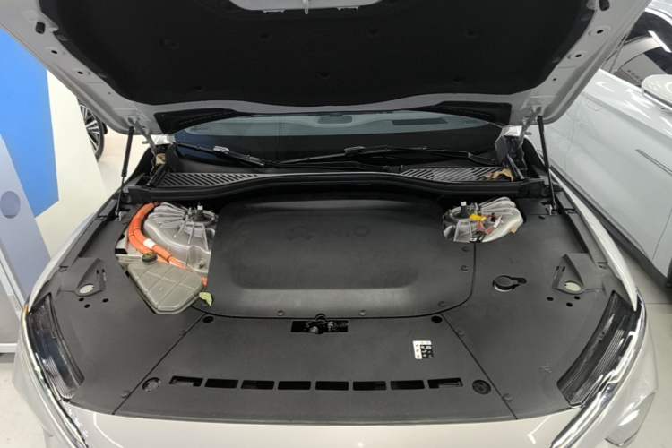 Used Nio ET7 2024 75 kWh Executive Edition Engine Bay