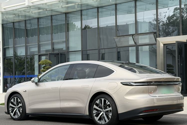 Used Nio ET7 2024 75 kWh Executive Edition Exterior 3