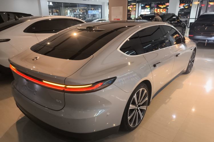 Used Nio ET7 2024 100kWh Executive Signature Edition Exterior 5