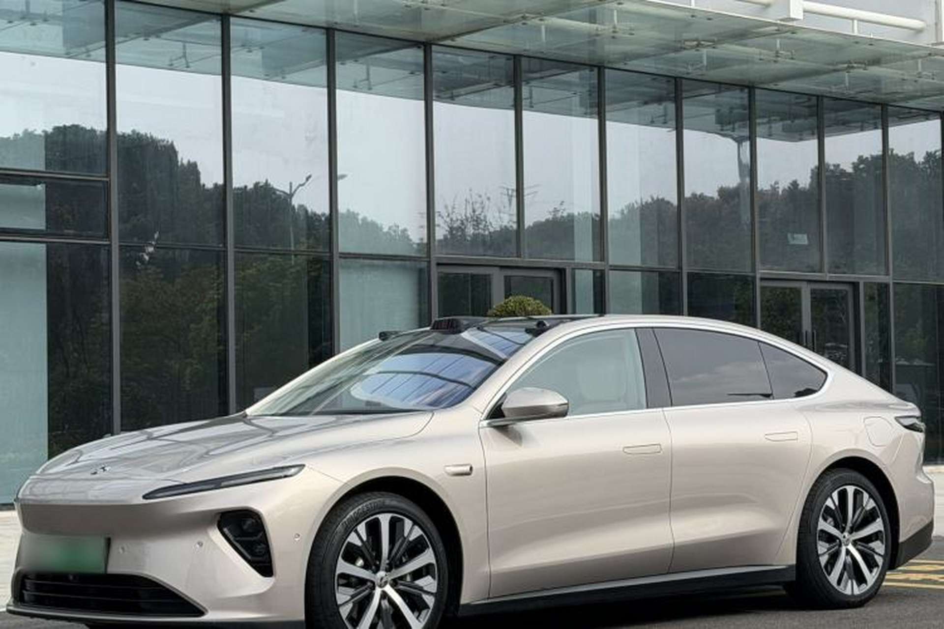 Used Nio ET7 2024 75 kWh Executive Edition Exterior 5