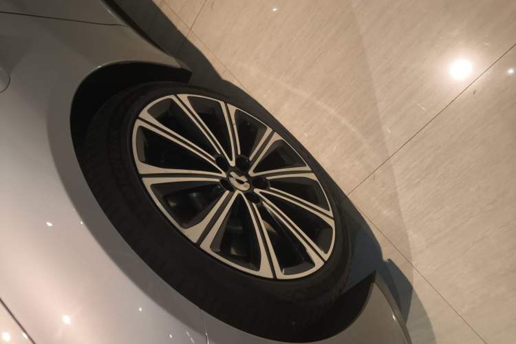 Used Nio ET7 2024 100kWh Executive Signature Edition Exterior 7