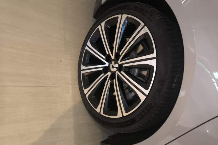 Used Nio ET7 2024 100kWh Executive Signature Edition Exterior 8