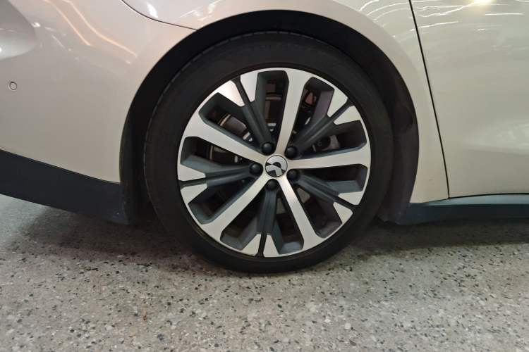 Used Nio ET7 2024 75 kWh Executive Edition Exterior 8