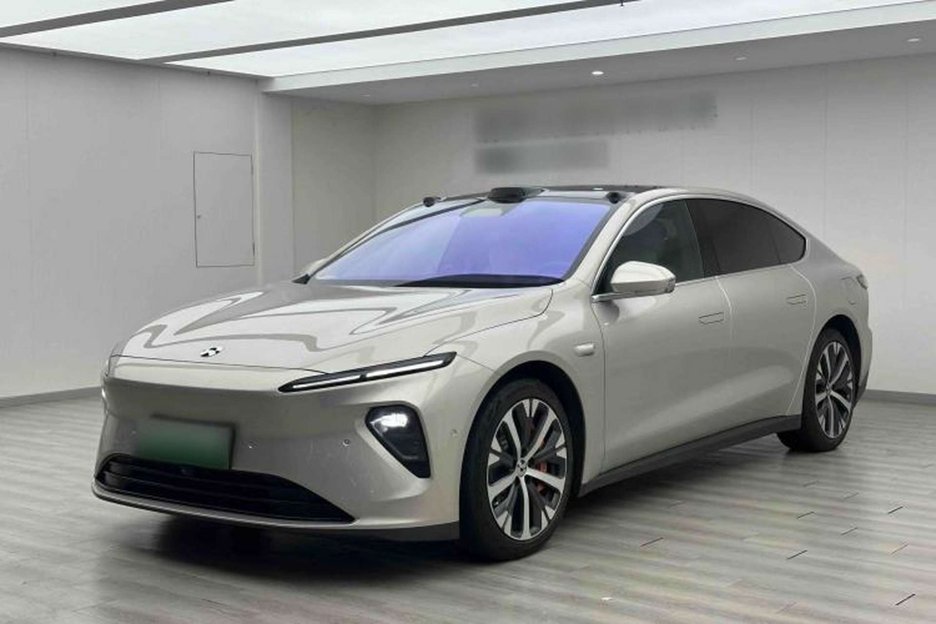 Used Nio ET7 2024 75 kWh Executive Edition Front Left 45 Deg