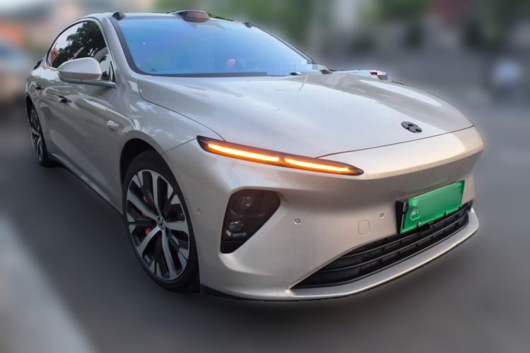 Used Nio ET7 2024 75 kWh Executive Edition Front Right 45 Deg