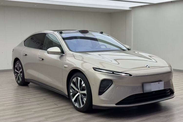Used Nio ET7 2024 75 kWh Executive Edition Front Right 45 Deg