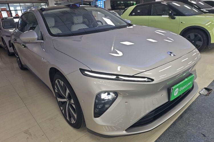 Used Nio ET7 2024 75 kWh Executive Edition Front Right 45 Deg