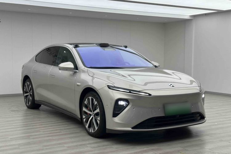Used Nio ET7 2024 75 kWh Executive Edition Front Right 45 Deg