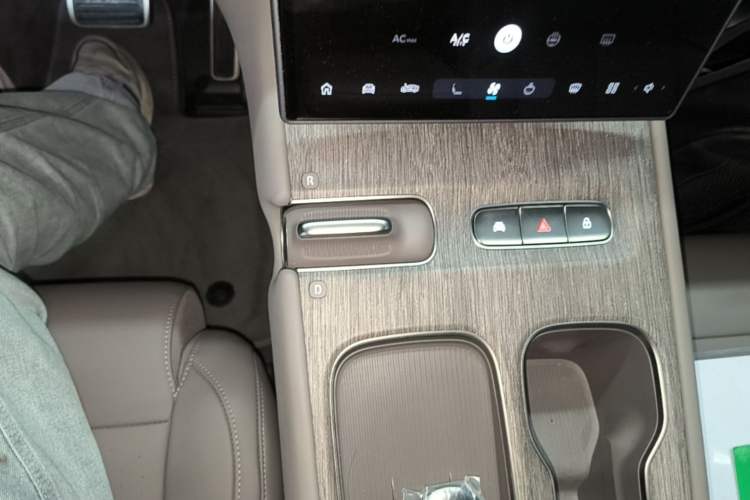 Used Nio ET7 2024 75 kWh Executive Edition Gear Lever