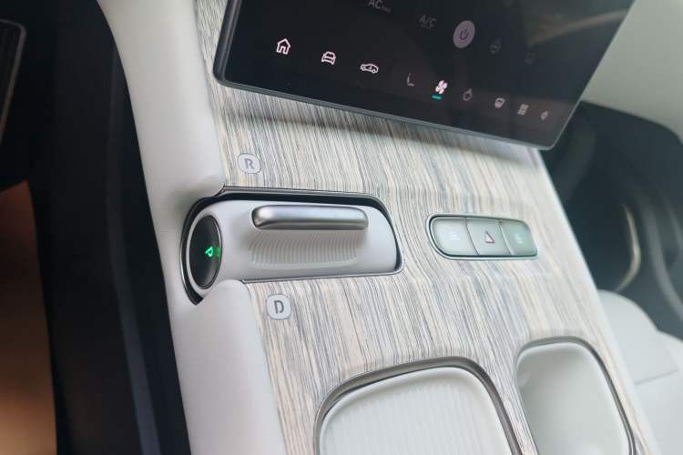 Used Nio ET7 2024 75 kWh Executive Edition Gear Lever