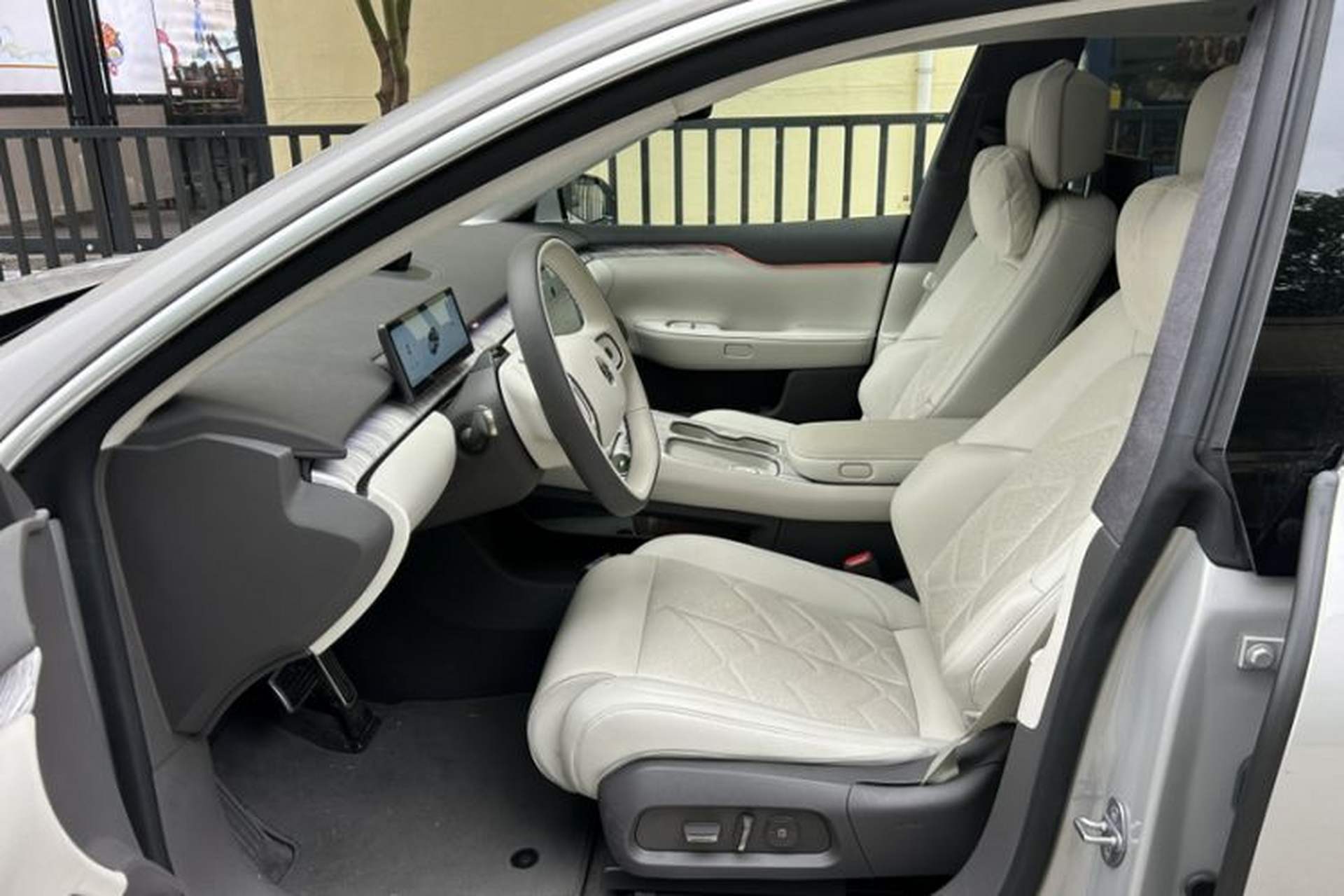 Used Nio ET7 2024 75 kWh Executive Signature Edition Interior 2