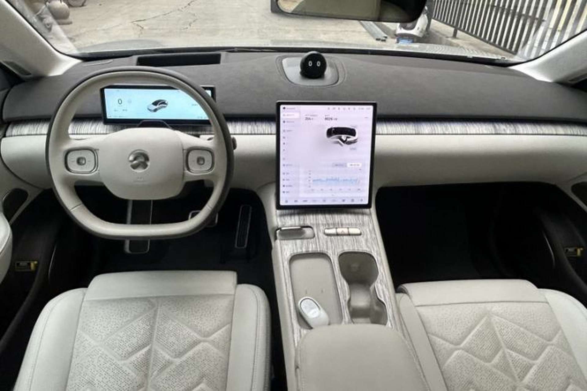 Used Nio ET7 2024 75 kWh Executive Signature Edition Interior 4