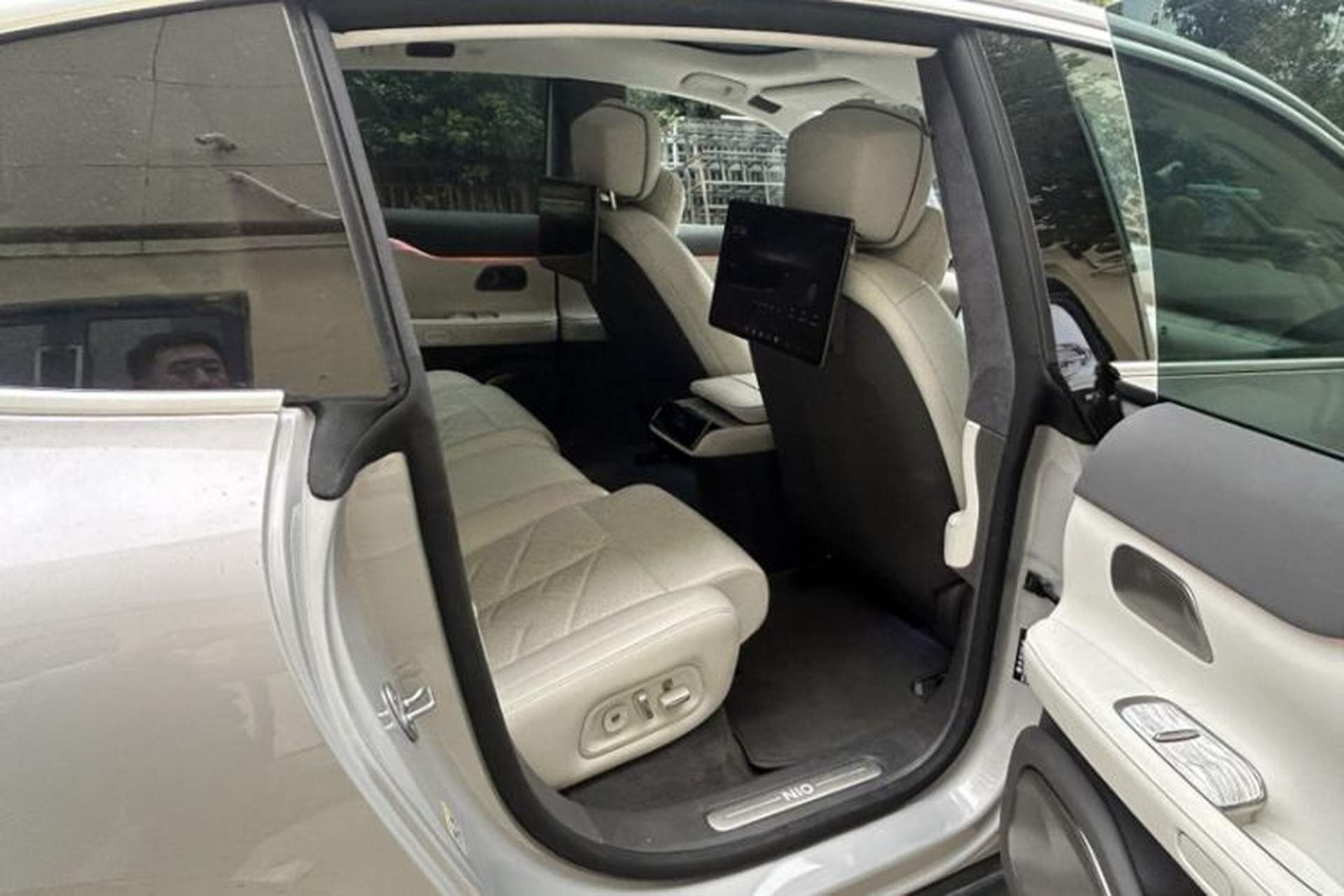 Used Nio ET7 2024 75 kWh Executive Signature Edition Interior 7