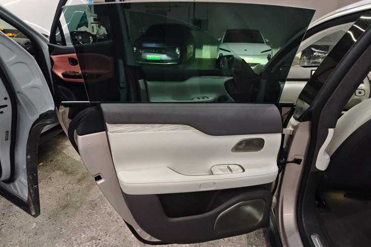 Used Nio ET7 2024 75 kWh Executive Edition Interior 8
