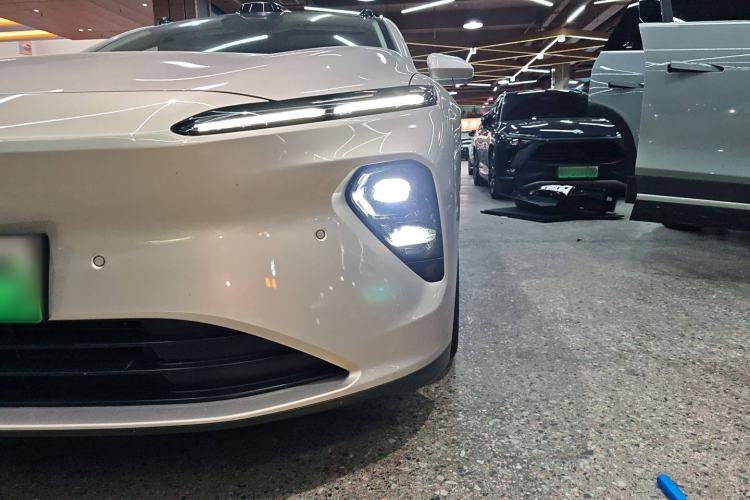 Used Nio ET7 2024 75 kWh Executive Edition Left Front Headlight