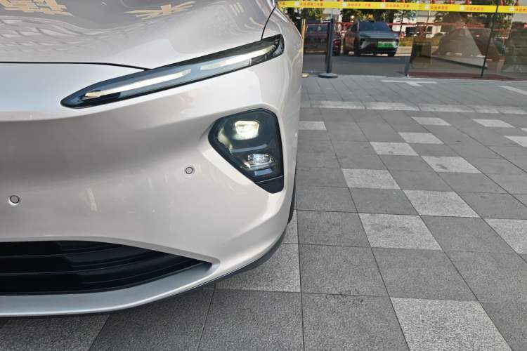 Used Nio ET7 2024 75 kWh Executive Edition Left Front Headlight
