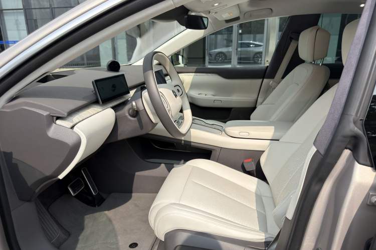 Used Nio ET7 2024 75 kWh Executive Edition Left Front Seat