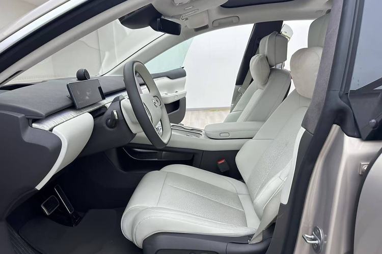Used Nio ET7 2024 75 kWh Executive Edition Left Front Seat
