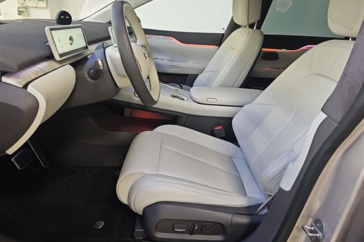 Used Nio ET7 2024 75 kWh Executive Edition Left Front Seat