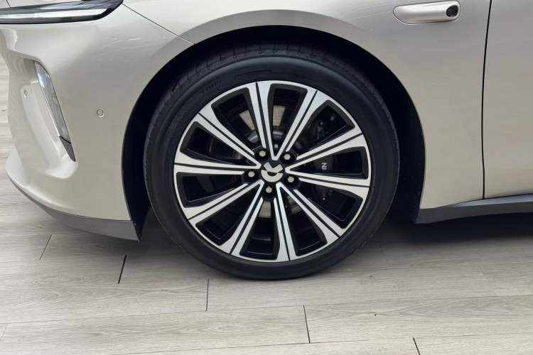 Used Nio ET7 2024 75 kWh Executive Edition Left Front Wheel Hub