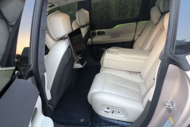 Used Nio ET7 2024 75 kWh Executive Edition Left Rear Seat