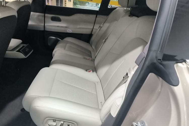 Used Nio ET7 2024 75 kWh Executive Edition Left Rear Seat