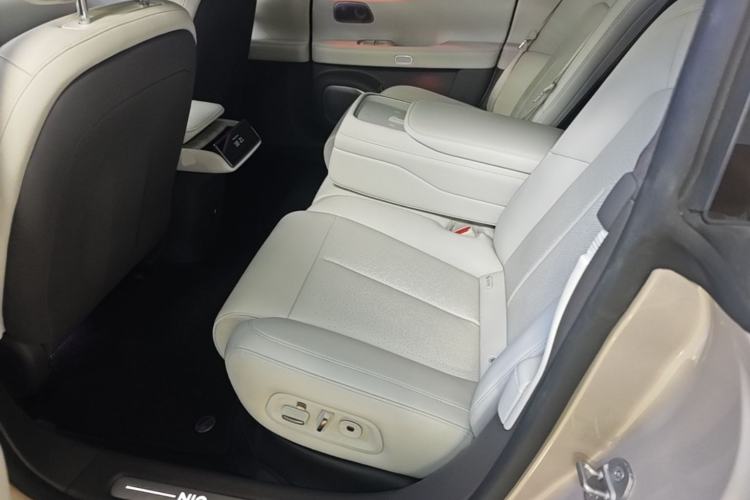 Used Nio ET7 2024 75 kWh Executive Edition Left Rear Seat