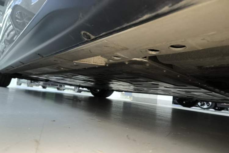 Used Nio ET7 2024 75 kWh Executive Edition Left Side Sill