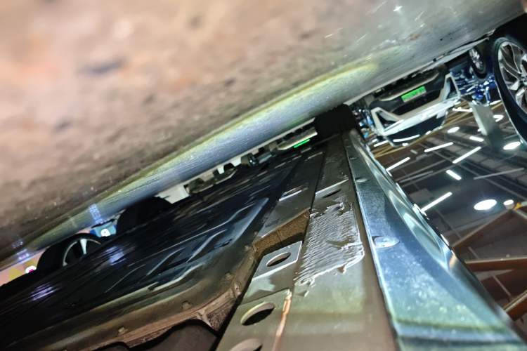 Used Nio ET7 2024 75 kWh Executive Edition Left Side Sill