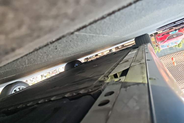 Used Nio ET7 2024 75 kWh Executive Edition Left Side Sill