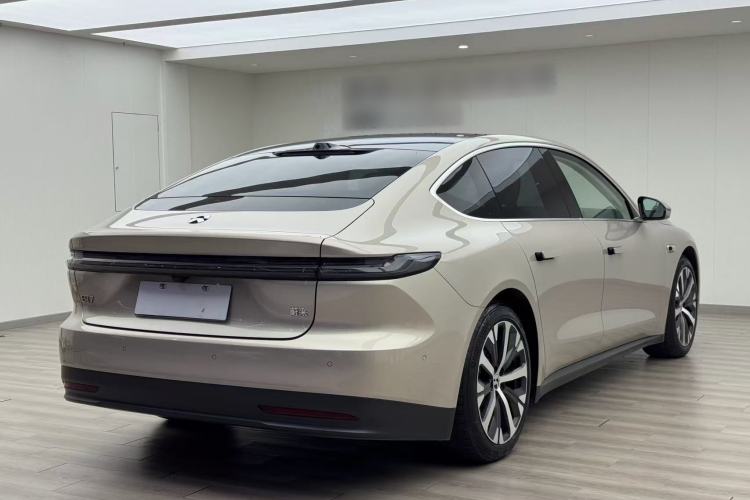 Used Nio ET7 2024 75 kWh Executive Edition Rear Right 45 Deg