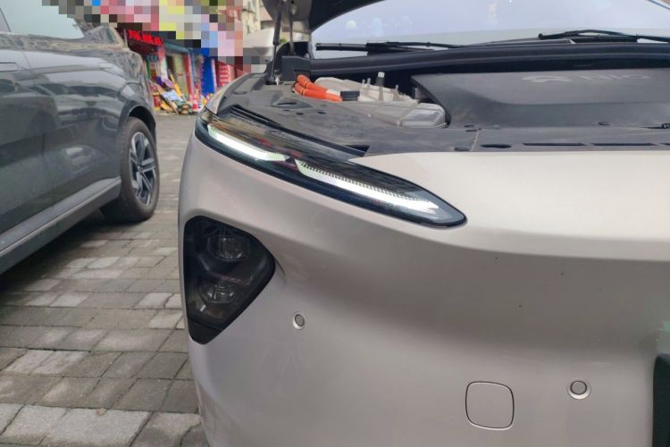 Used Nio ET7 2024 75 kWh Executive Edition Right Front Headlight